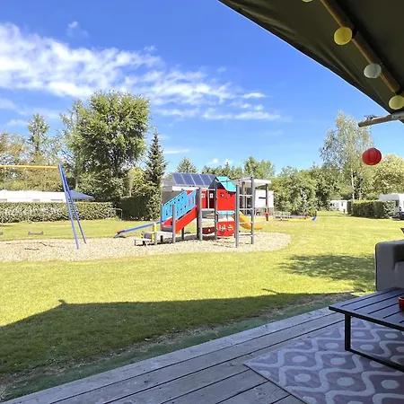 De Bij Holiday home