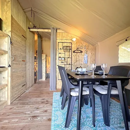 De Bij Holiday home Hulshorst