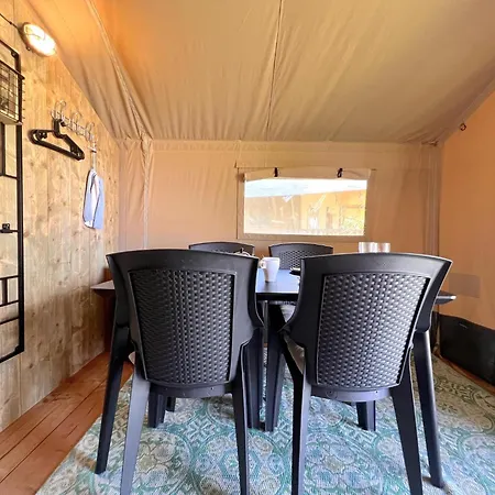 Holiday home De Bij